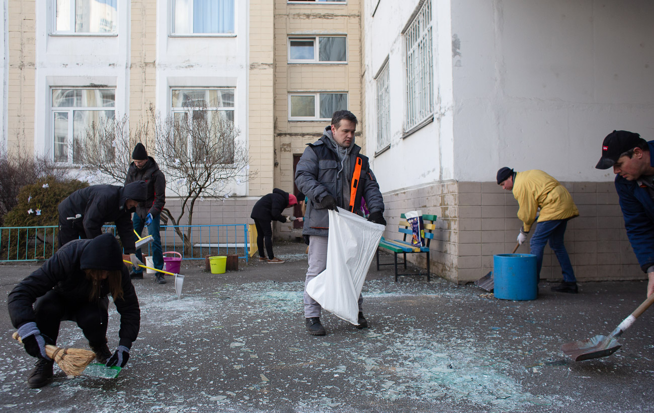 Україну мають відбудувати українці